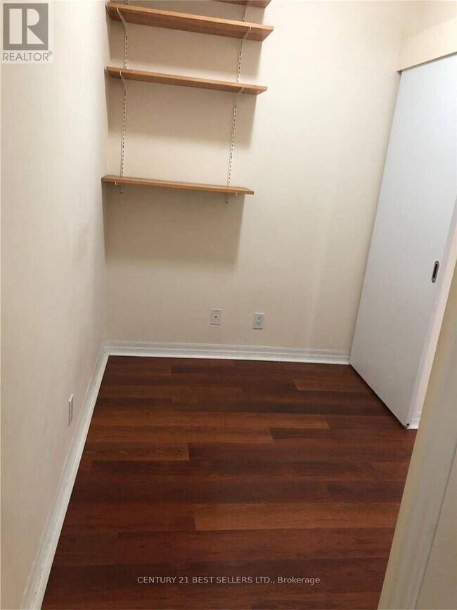 Building Photo - 225 Webb Dr