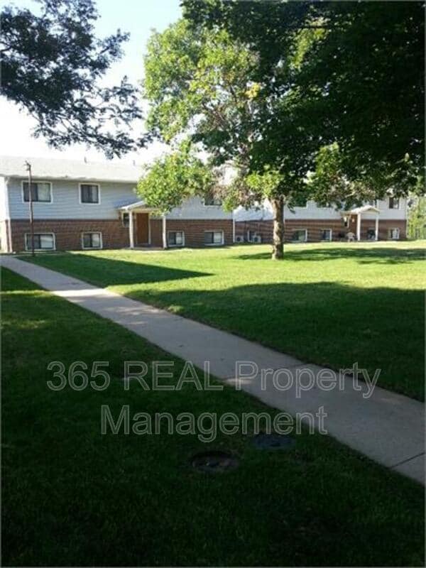 Building Photo - 204 14th St