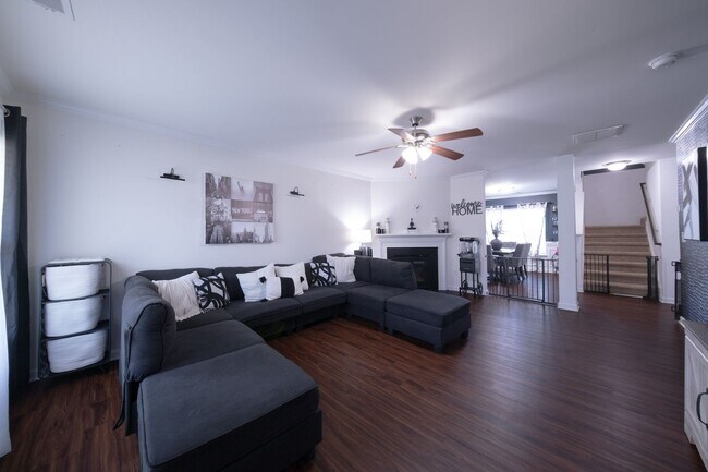 Foto del edificio - 4 Bedrooms | 2.5 Bathrooms | 2,032 Sq. Ft
