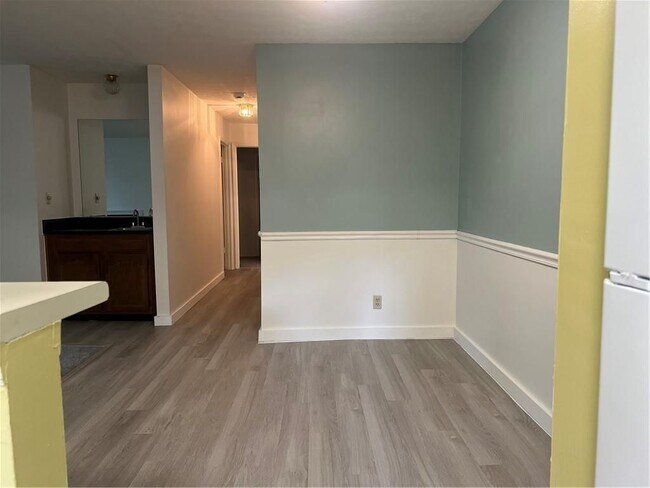 Foto del edificio - 1648 Raleigh Cir