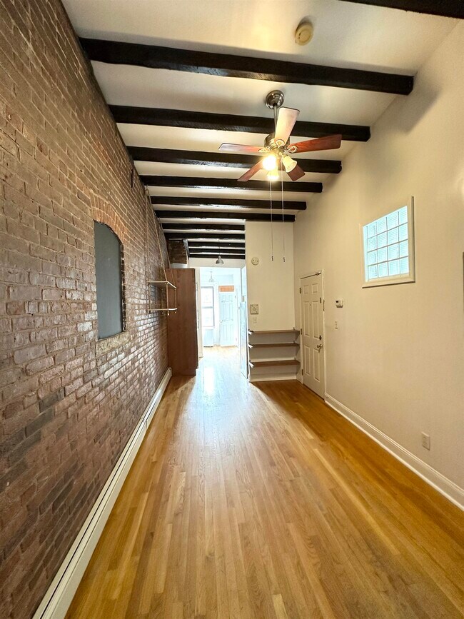 Building Photo - 167 Christopher Columbus Dr