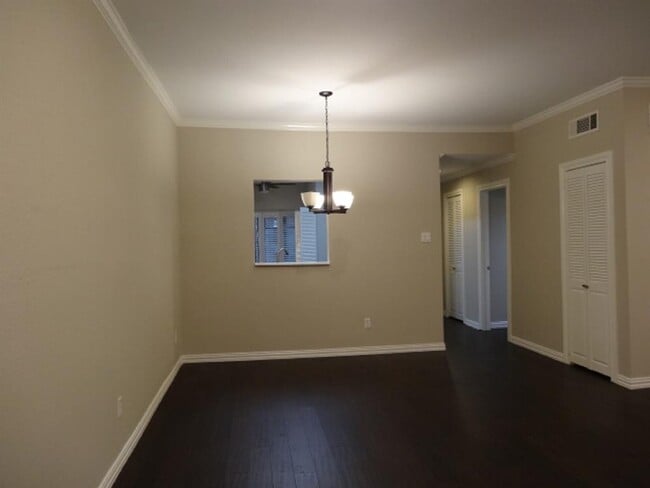 Building Photo - 626 Augusta Dr