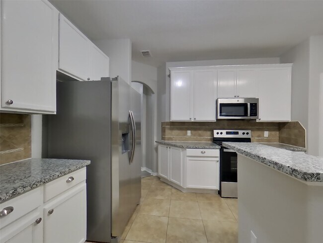 Building Photo - 8026 N Tarrytown Crossing Dr