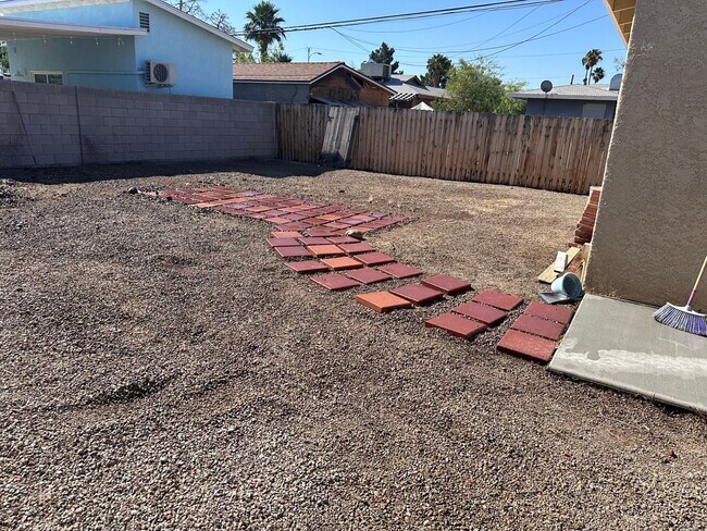 Building Photo - 2 Bedroom Single Family Home in Las Vegas