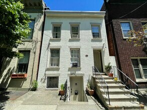 Building Photo - 155 Chestnut St