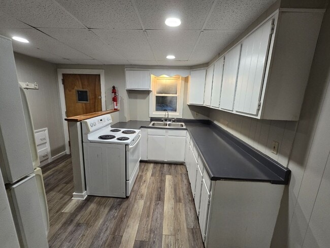 Building Photo - 20 Preble St