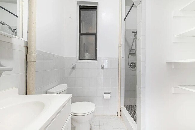 Foto del edificio - 242 Mulberry St