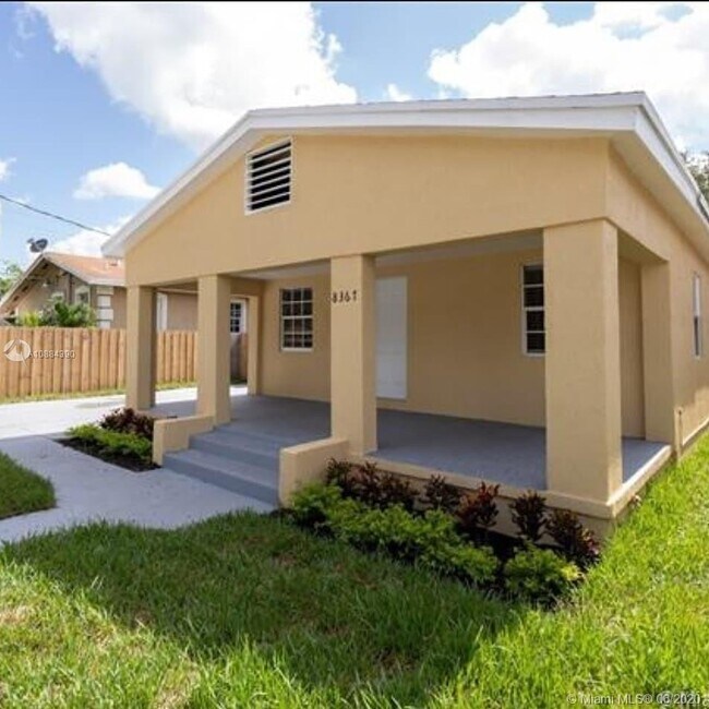 Building Photo - 8367 NW 14th Ct