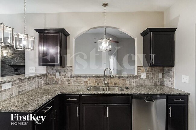 Foto del edificio - 1315 Golden Eagle Way