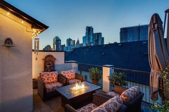 Foto del edificio - 2135 Marilla St