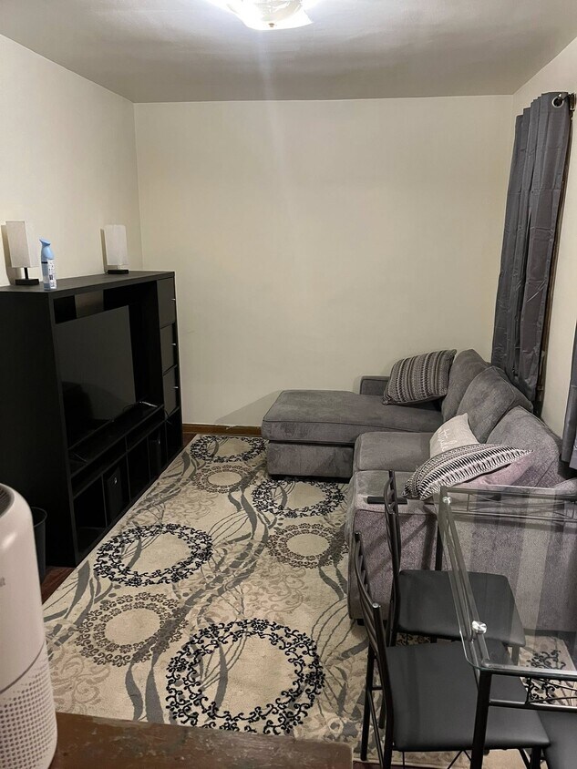 Foto principal - 321 Walter St