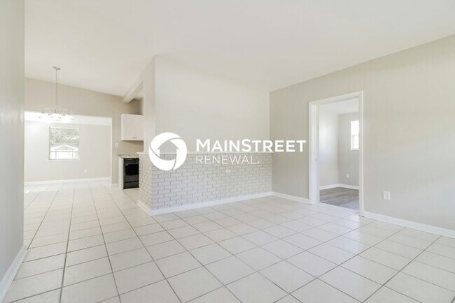 Foto del edificio - 4 Bedroom Pet-Friendly Home in Titusville, FL with Main Street Renewal