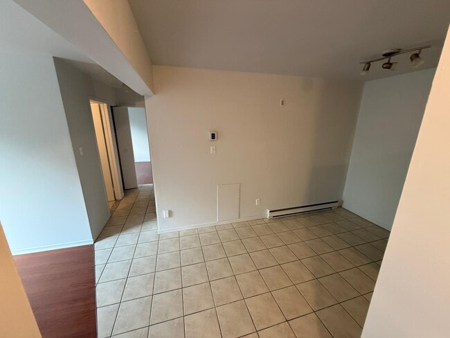 Building Photo - 114 Rue des Textiles
