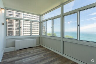 Marine Towers West photo'