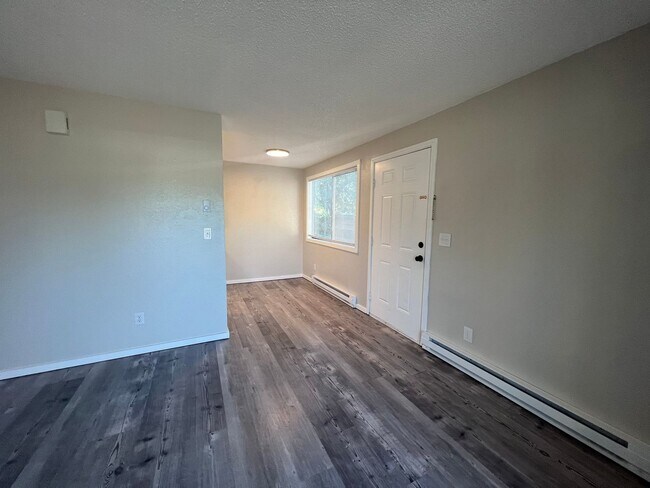 Foto del edificio - Cute One Bedroom Apartment in Central Medford | Available Mid December