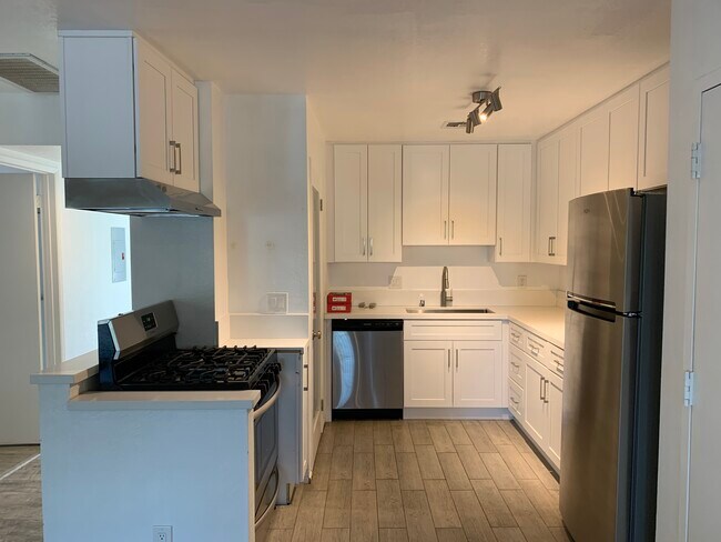 Unit 3- Kitchen - 5500 Vesper Ave
