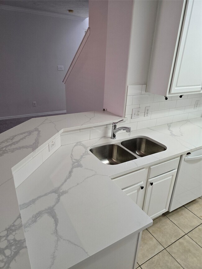 Foto del edificio - 17515 Bering Bridge Ln