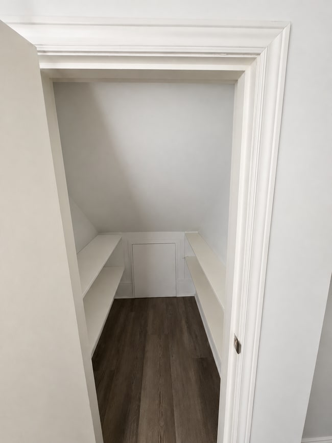 Building Photo - 2 Bed 1 Bath unit for rent