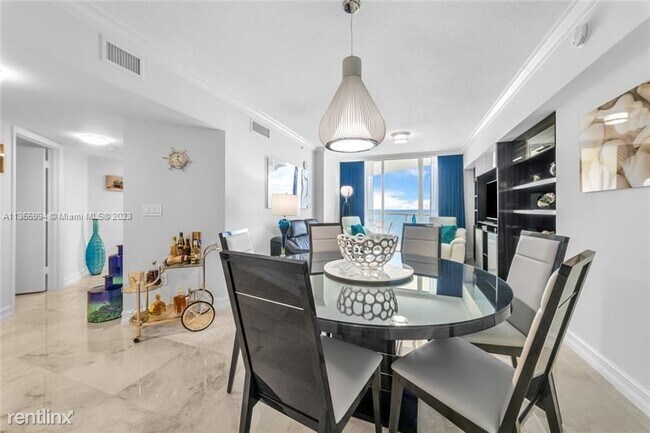 Foto del edificio - 3 br, 2.5 bath Condo - 16699 Collins Ave A...