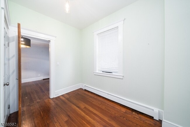 Building Photo - 9 Kling St