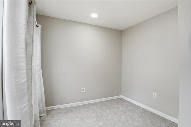 Foto del edificio - 5053 Kilburn St