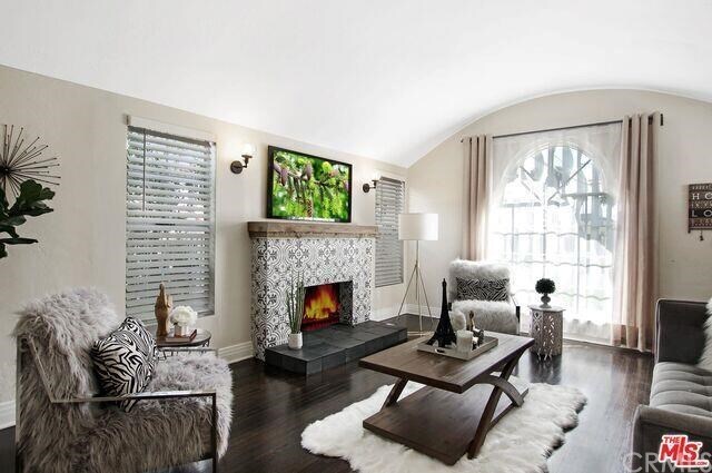 Foto del edificio - 1815 W 83rd St