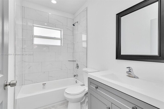 Foto del edificio - 2360 NW 14th St