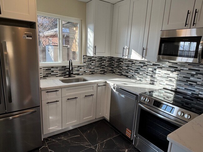 Foto del edificio - 2220 Ames St