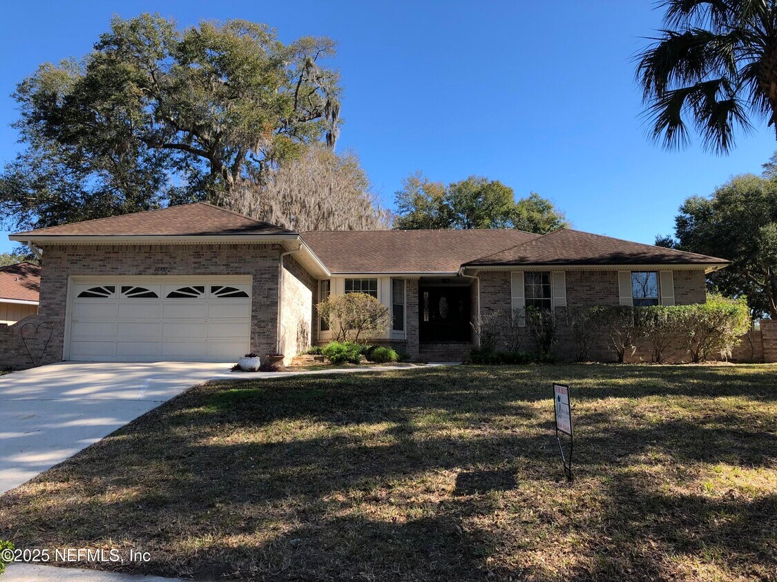 Foto principal - 2245 Brentfield Rd