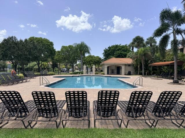 Foto del edificio - 10169 Serene Meadow Dr N
