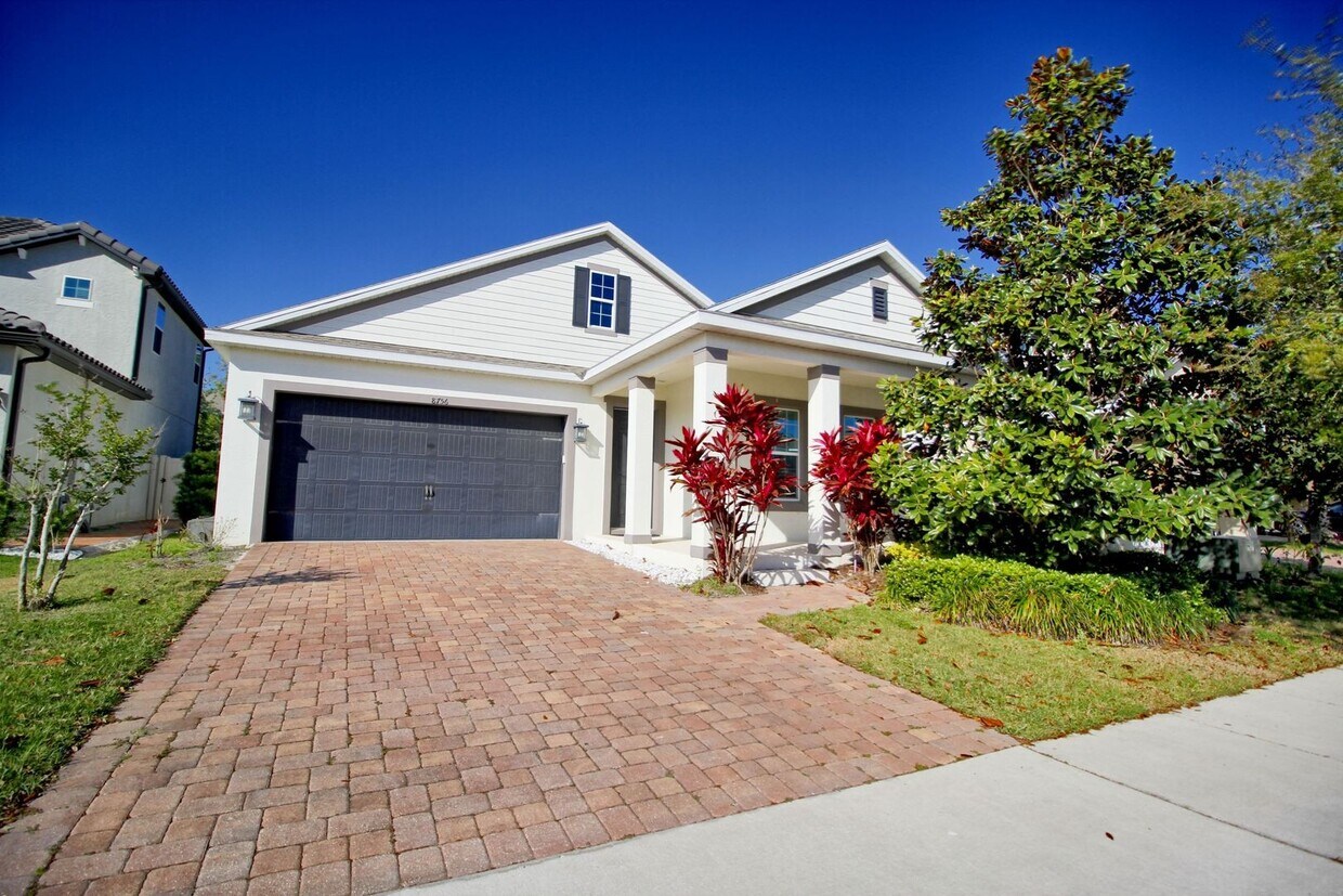 Foto principal - 8756 Crescendo Avenue