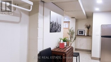 Building Photo - 33 Juliet Crescent