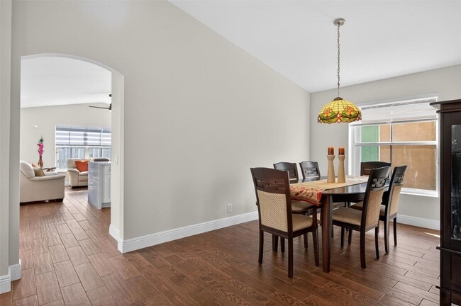 Building Photo - 1005 Cedar Falls Dr