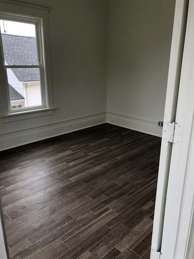 Building Photo - 1305 S 15th St