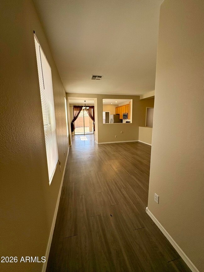 Foto del edificio - 17021 W Rimrock St