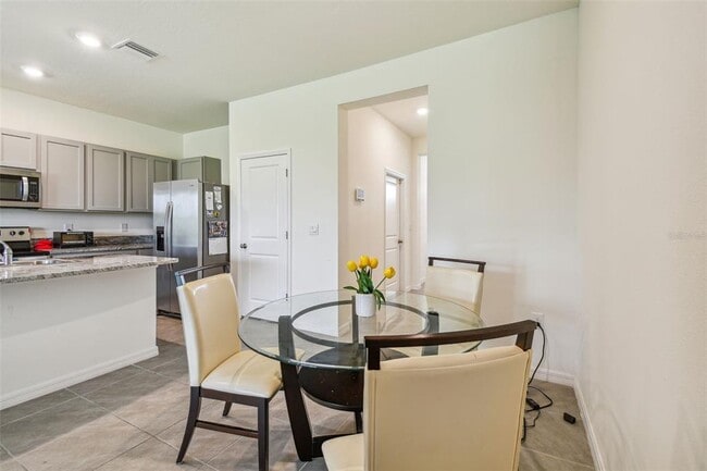Building Photo - 33042 Major Oak Dr