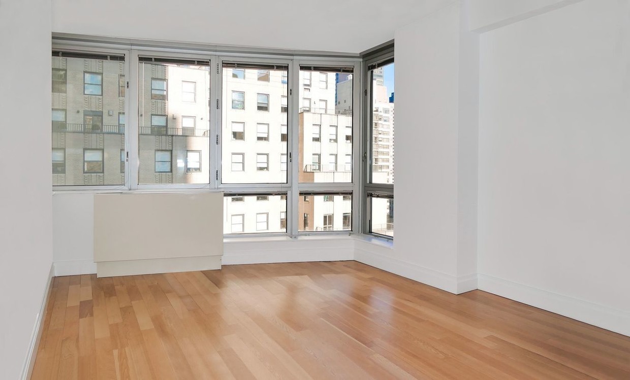 Primary Photo - 150 W 44th St