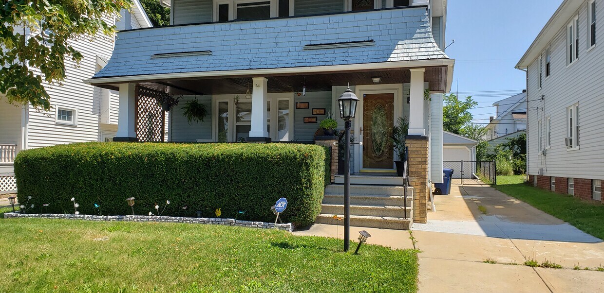 Primary Photo - 2119 Waterbury Rd
