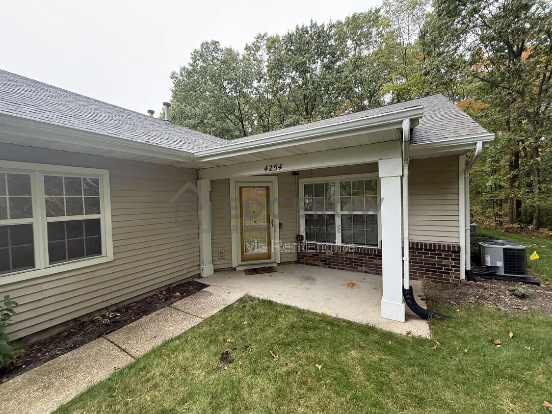 Foto principal - 4254 Peak Ln NE