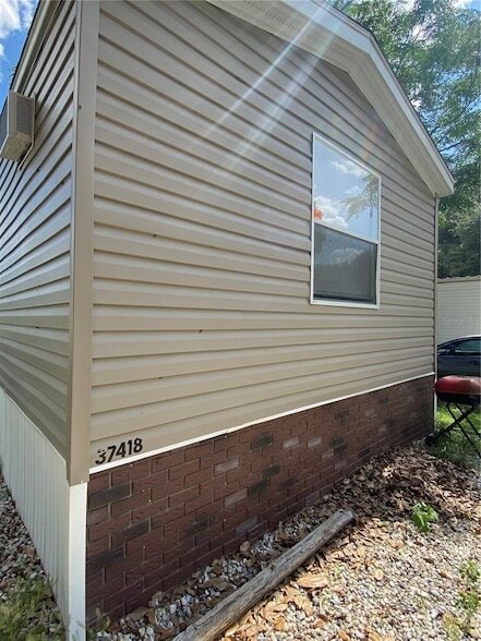 Building Photo - 37412 Carringer Rd