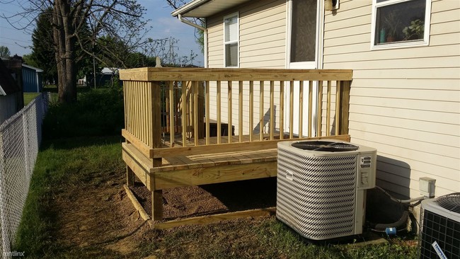 Back deck - North Plains Village