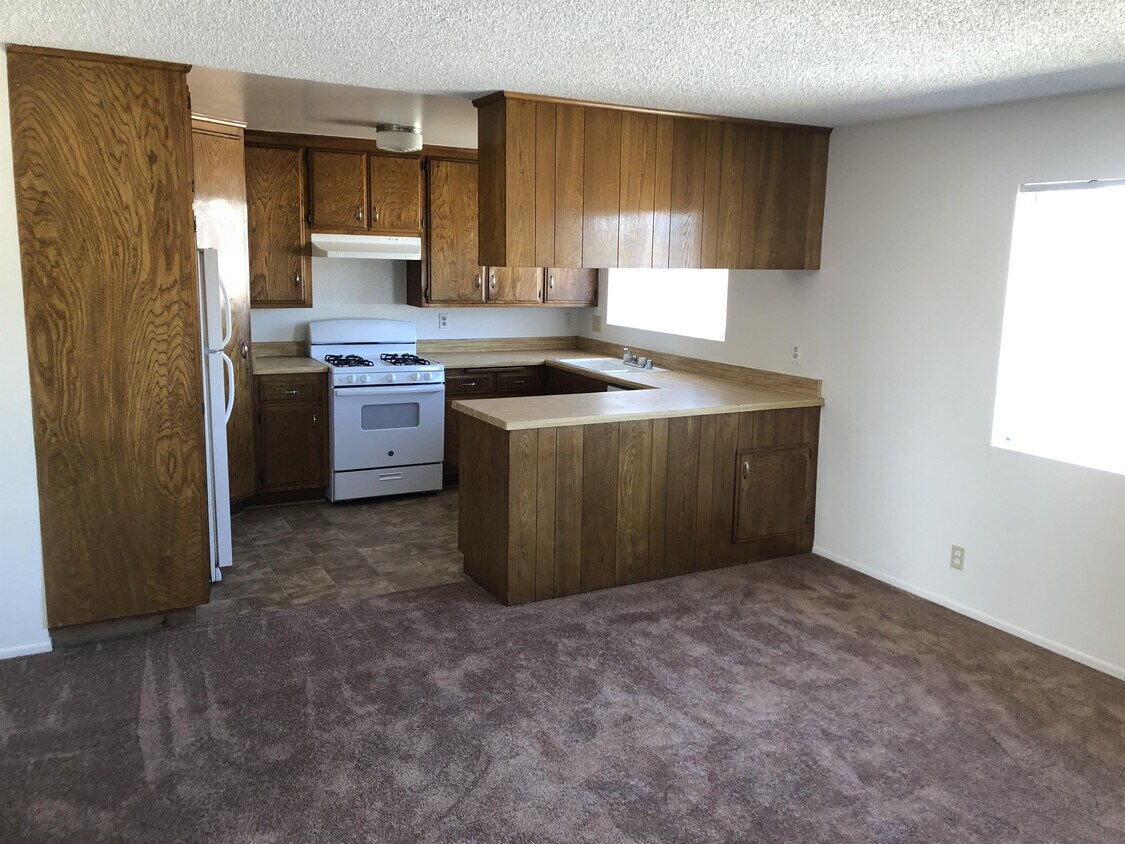 Foto principal - 9851 Belmont St