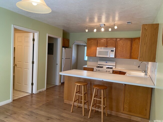 Building Photo - 1648 Talon Dr
