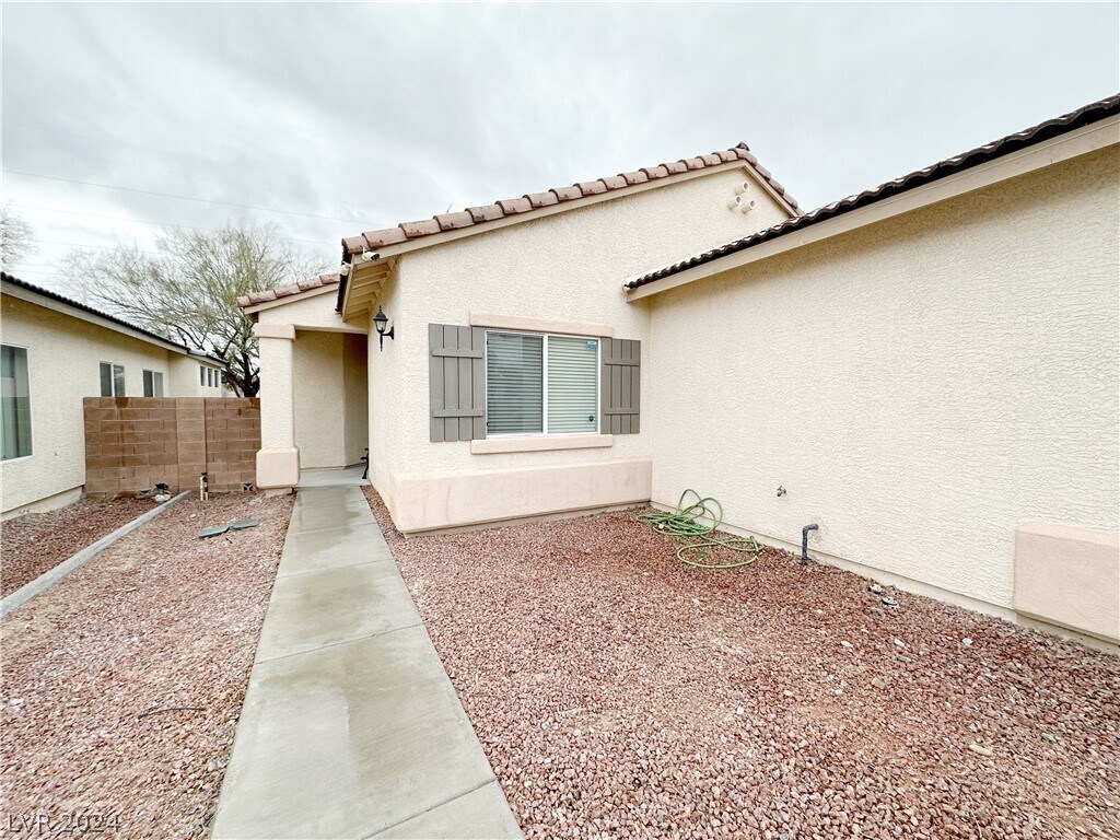 Primary Photo - 1109 E Malibu Sands Ave