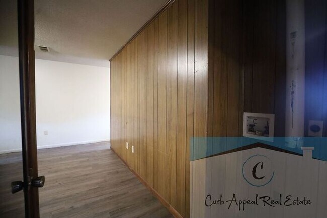 Foto del edificio - 2 bed, 1 bath apartment - HUD accepted!!