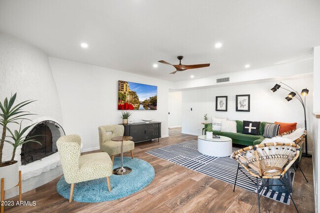 Foto del edificio - 5111 E Bloomfield Rd