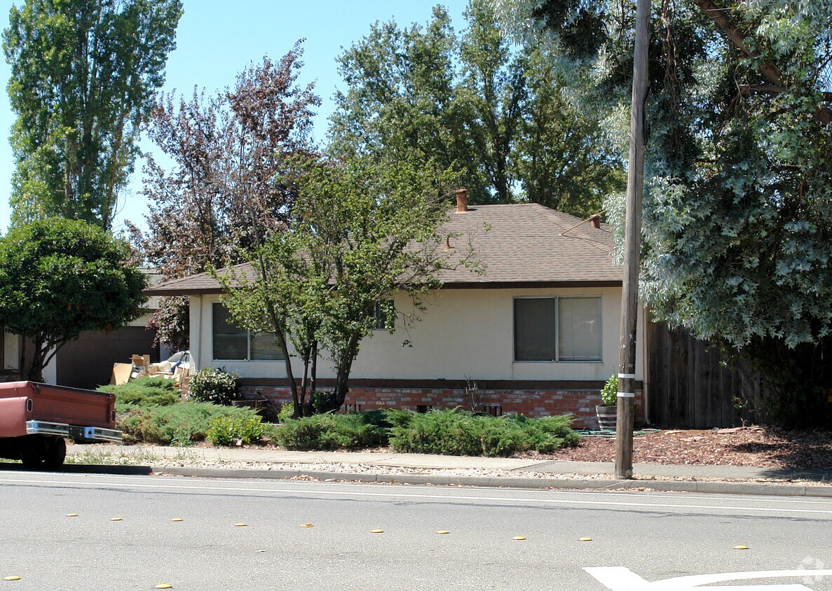 Building Photo - 4343 Hoen Ave