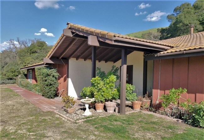 Building Photo - 3 br, 2.5 bath House - 3396 Long Valley Road