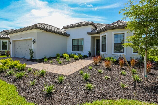 Foto del edificio - BRAND NEW** STUNNING POOL HOME**PROFESSIONALLY DECORATED**3 BEDS + DEN/ 3 FULL BATHS***ESPLANADE ...