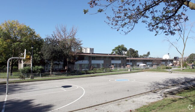 Foto principal - 1901 Sheppard Ave W